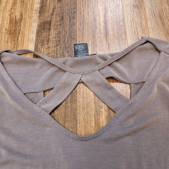 BKE Red Long Sleeve Top With Neck Line Details - Picture 2 of 6